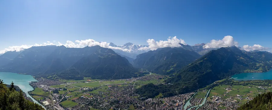 Blick vom Harder Kulm über Interlaken, Thuner- und Brienzersee