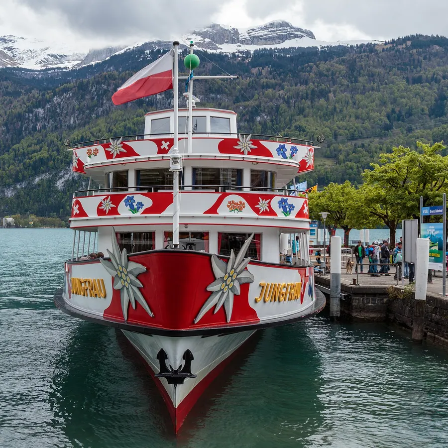 Das Schiff «Jungfrau» an der Schifflände Brienz