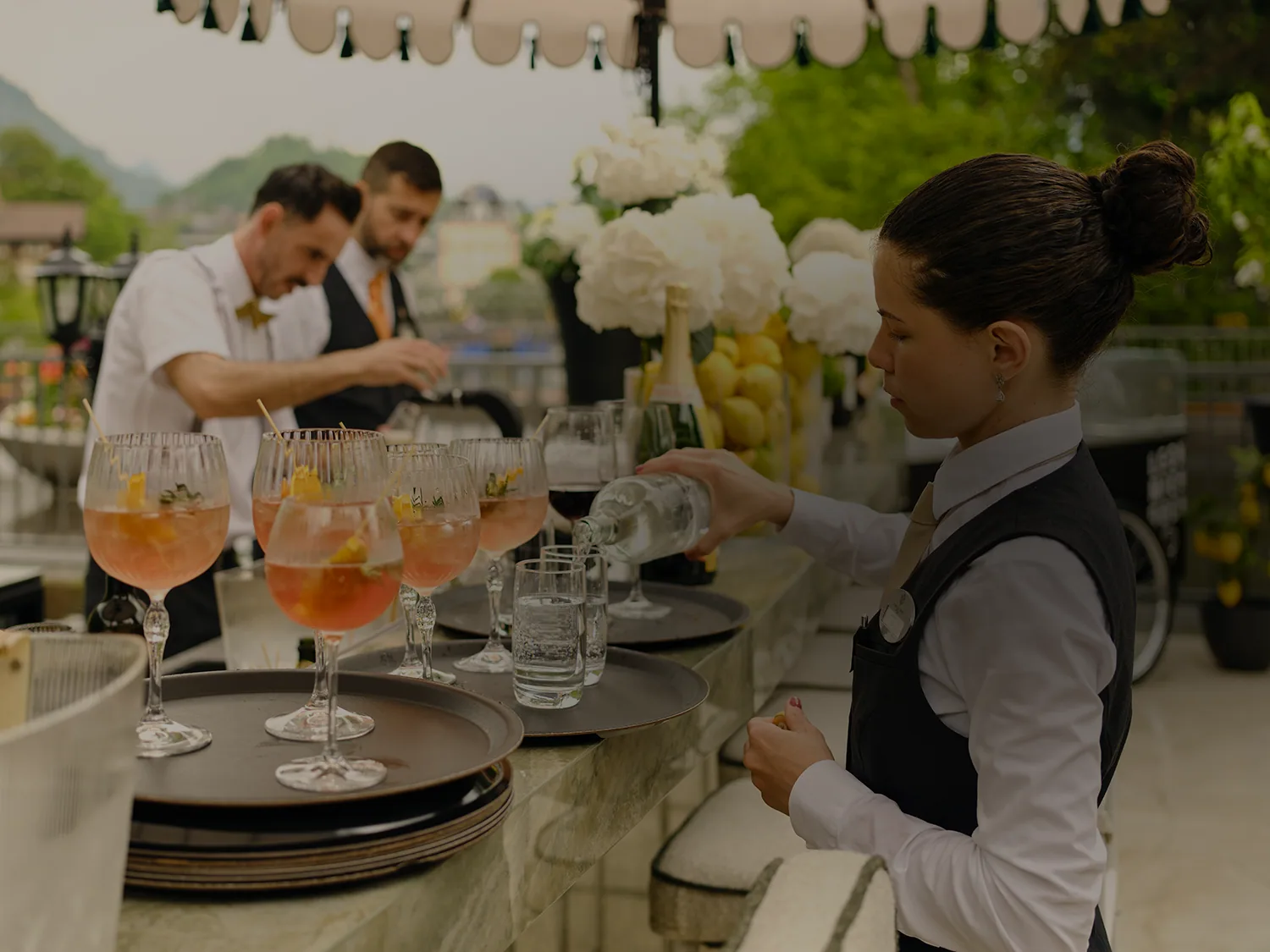 Apéro auf der Terrasse «La Belle Rivière»