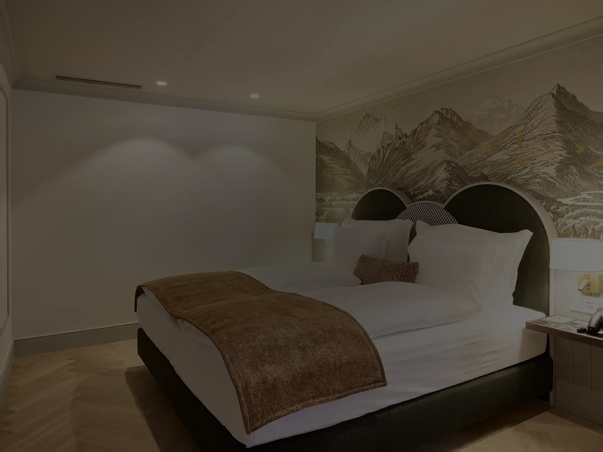 Junior Suite, neu renoviert, mit Bergmotiv