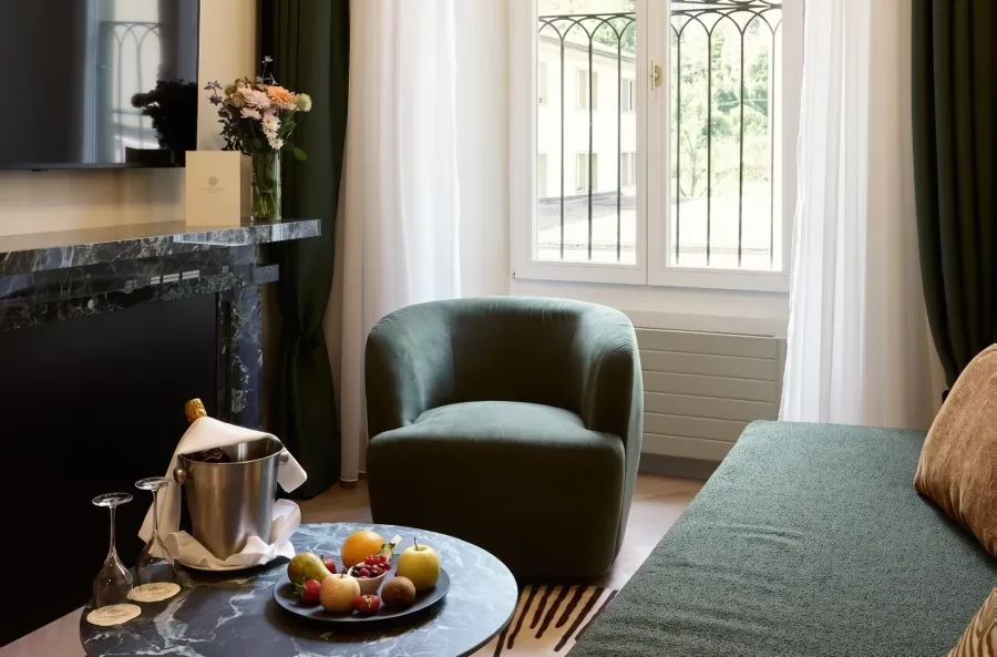 Wohnbereich der neu renovierten Junior Suite